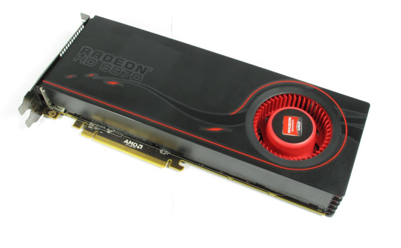 [21/12/2011] Januar: Seit Anfang des Jahres sind auch die ersten Grafikkarten mit den neuen AMD-Chips Radeon HD 6970 und HD 6950 verfügbar. Seitdem liefern sich Radeon HD 6970 und der Rivale Geforce GTX 570 ein spannendes Kopf-an-Kopf-Rennen im Preis-Leistungs-Vergleich.
