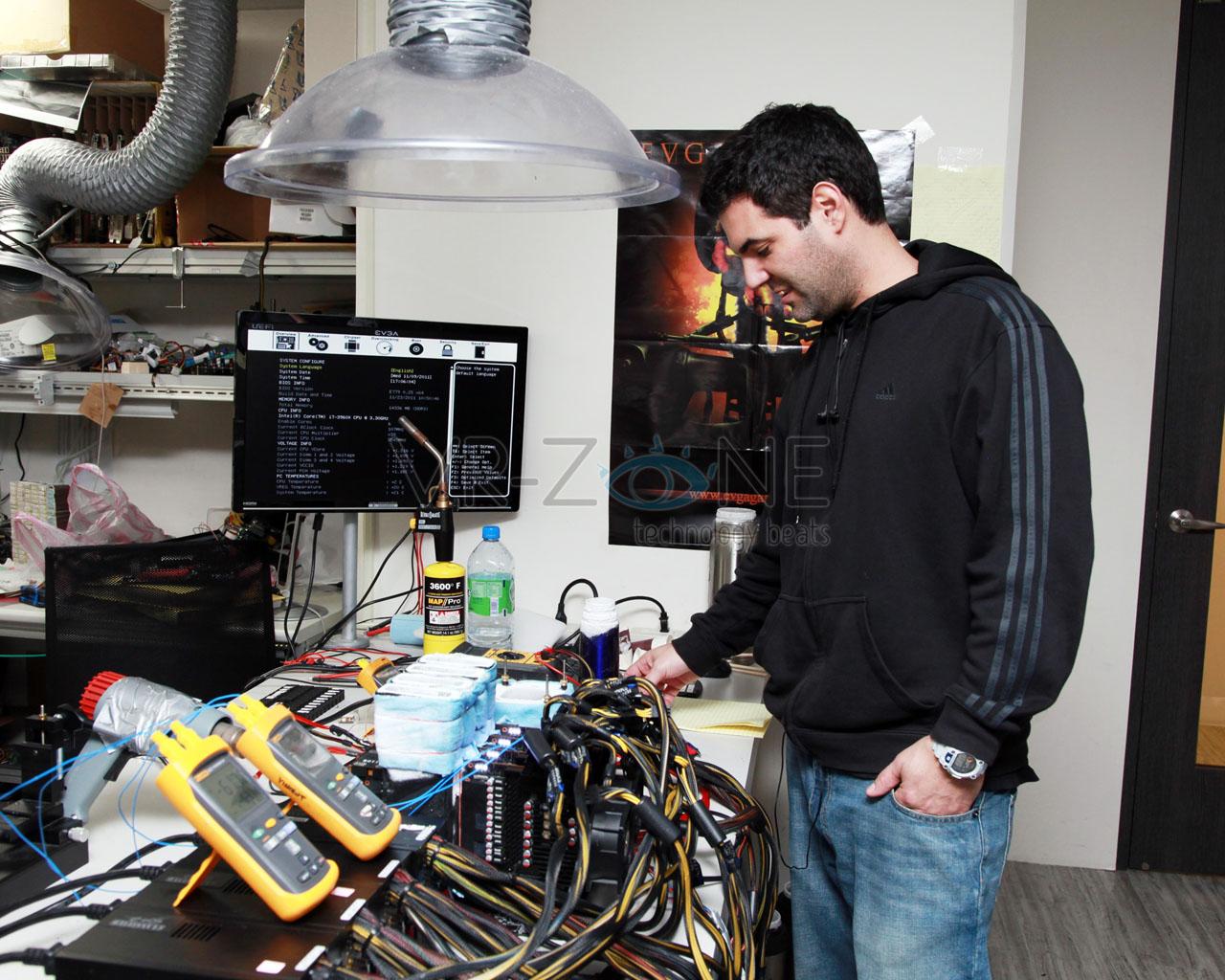 [13/12/2011] Core i7-3960X auf X79 Classified. (5)