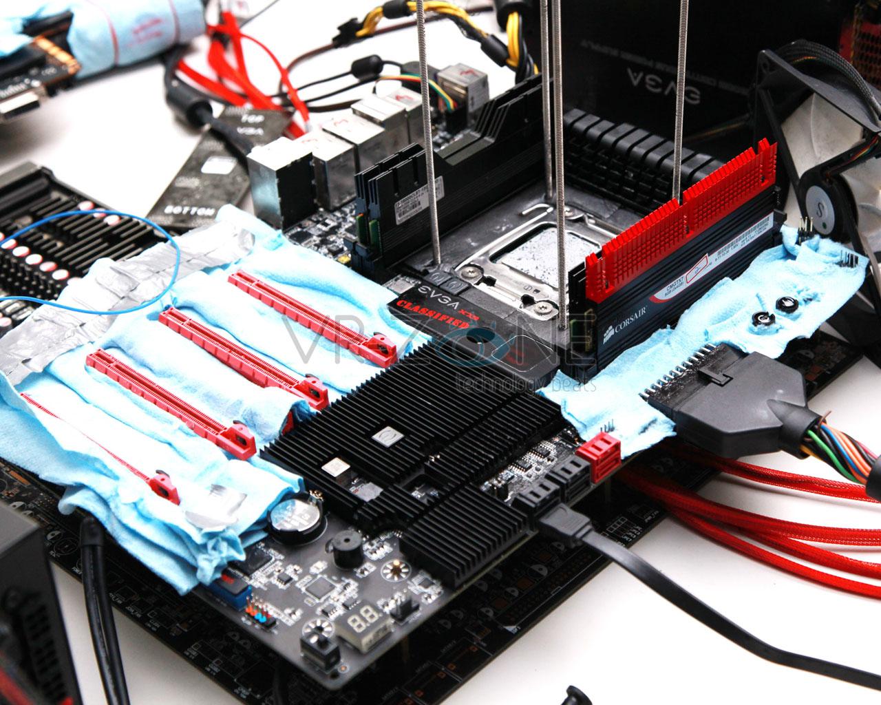 [13/12/2011] EVGA SR-X - Dual-Sockel-2011-Motherboard in Aktion. (8)