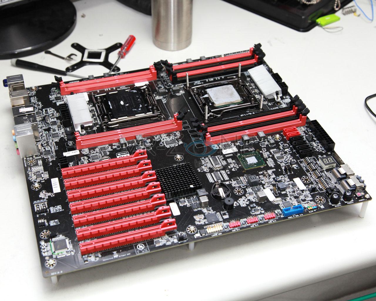 [13/12/2011] EVGA SR-X - Dual-Sockel-2011-Motherboard im Dezember 2011. (7)