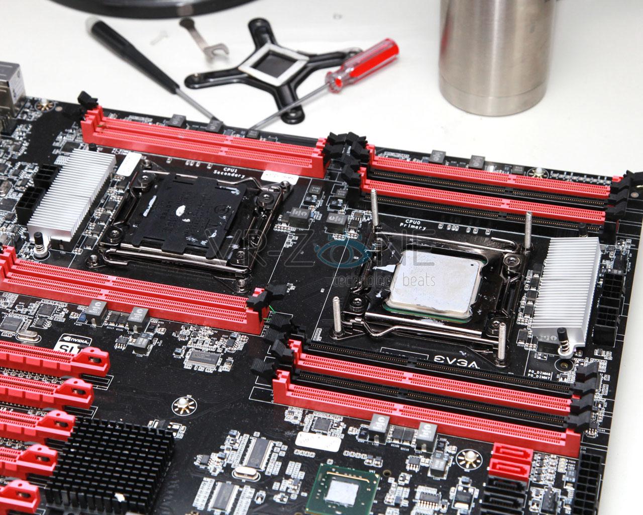 [13/12/2011] EVGA SR-X - Dual-Sockel-2011-Motherboard in Aktion. (1) 