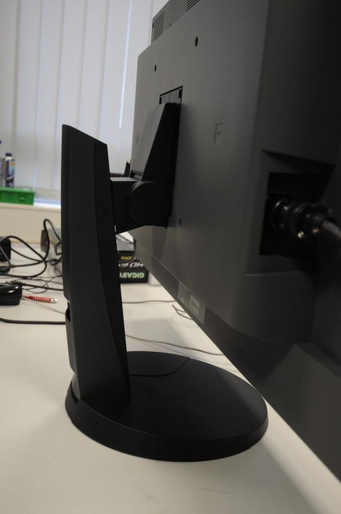 [13/12/2011] Eizo stellt 36,4 Zoll-Display mit 4.096 x 2.160 Pixeln vor (14)