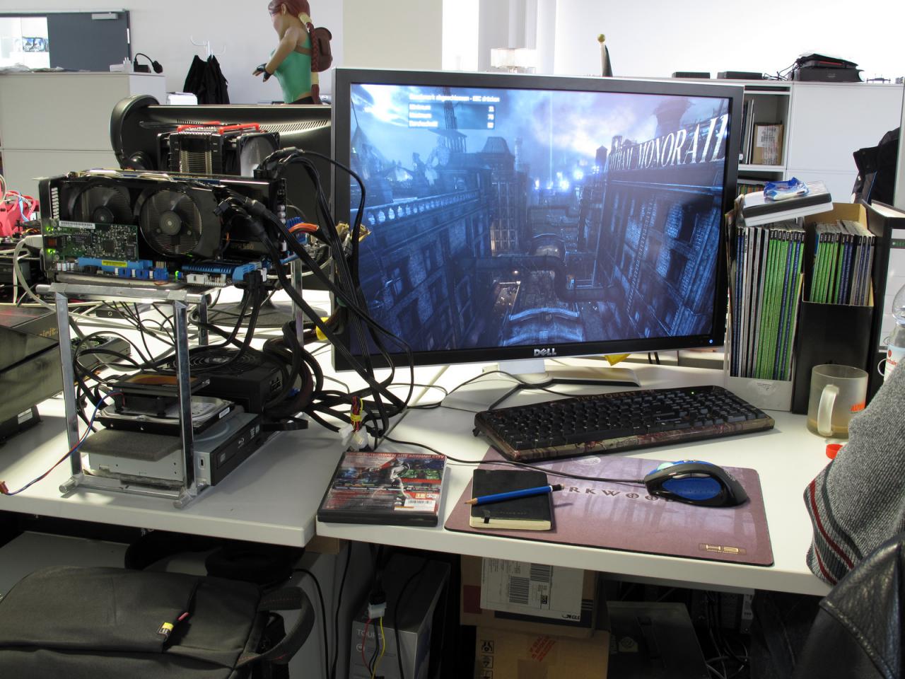 [02/12/2011] Herr Spille ist mal wieder in geheimer Mission unterwegs, denn noch ist der Patch für Batman: Arkham City ja nicht offiziell. Ob er wirklich die DX11-Performance verbessert? Darüber werden wir mit Sicherheit berichten, wetten! 