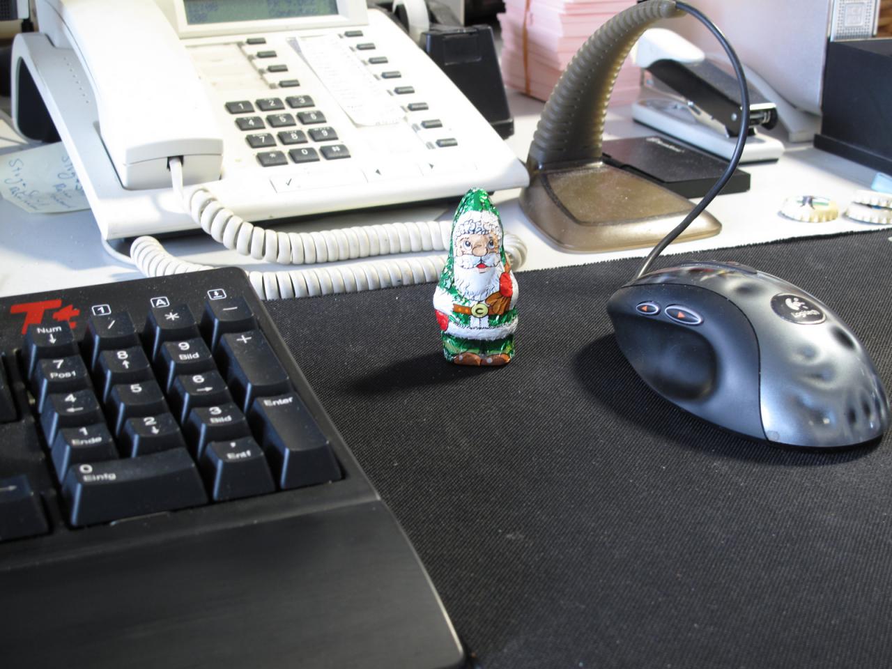 [09/12/2011] PCGH-Redakteure sind immer brav und deshalb kam auch der Nikolaus auf eine Stippvisite in unserer Redaktion. Hartnäckige Gerüchte sagen allerdings, dass sein Vorname Marco war. Wo Albert der gerade herum? (Insider!)