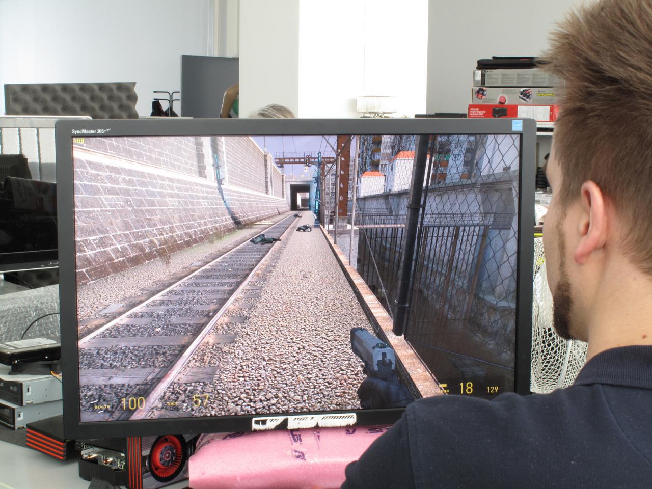 [16/12/2011] Und noch etwas für alle Neugierigen: Der 3D-Beschleuniger, dessen Namen hier nicht genannt werden darf, hat Raffs Bildverbesserungstests mit Bravour bestanden. Das freut unseren Experten. 