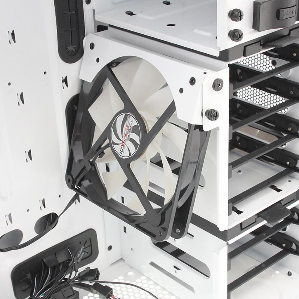[02/12/2011] NZXT Phantom (32)