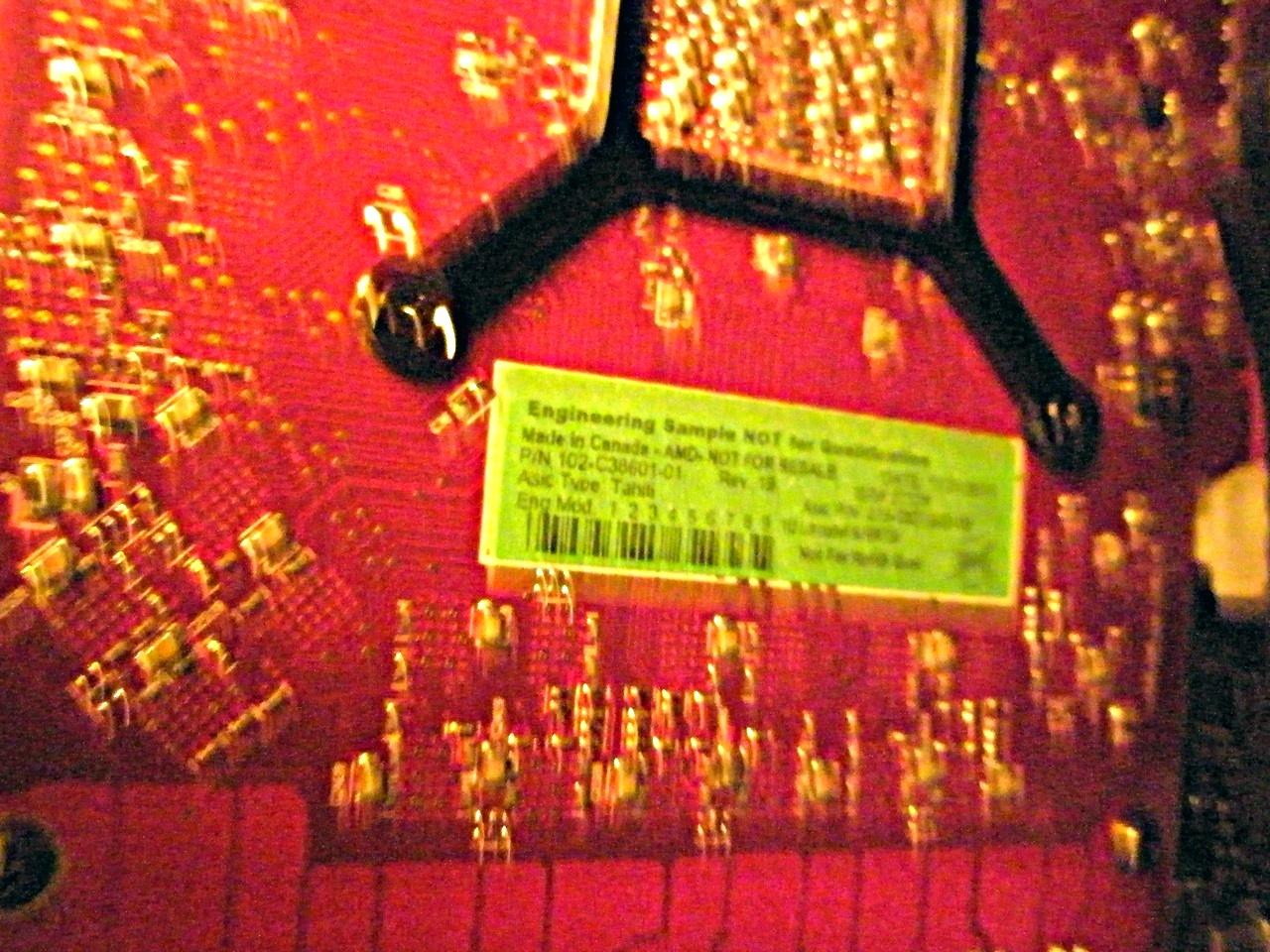 [08/12/2011] Angeblich erste Bilder der HD 7970. (2)