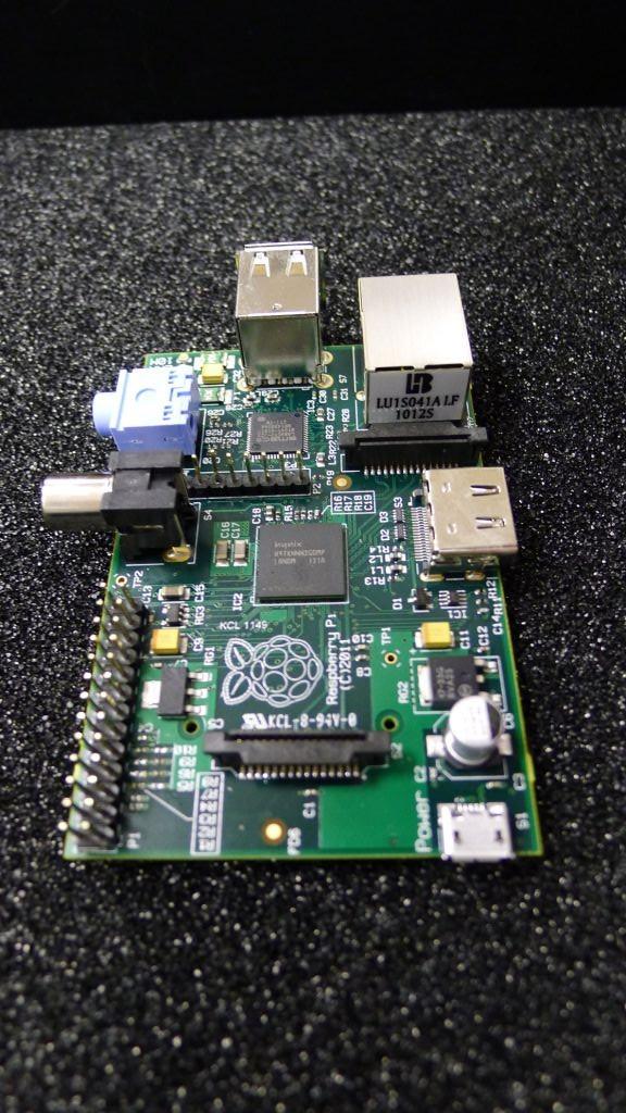 [25/12/2011] Raspberry Pi: 25-Dollar-PC von Elite-Erfinder Braben ab Januar in Serie? (4)