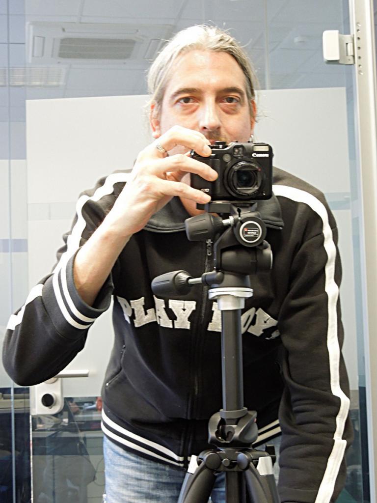 [09/12/2011] Sie wollten schon immer mal wissen, wie die hübschen Fotos, die wir Ihnen Woche für Woche präsentieren, eigentlich entstehen? Genau wie auf dem Bild, das bei Kameraduell mit Thilos Neuerwerb entstand.