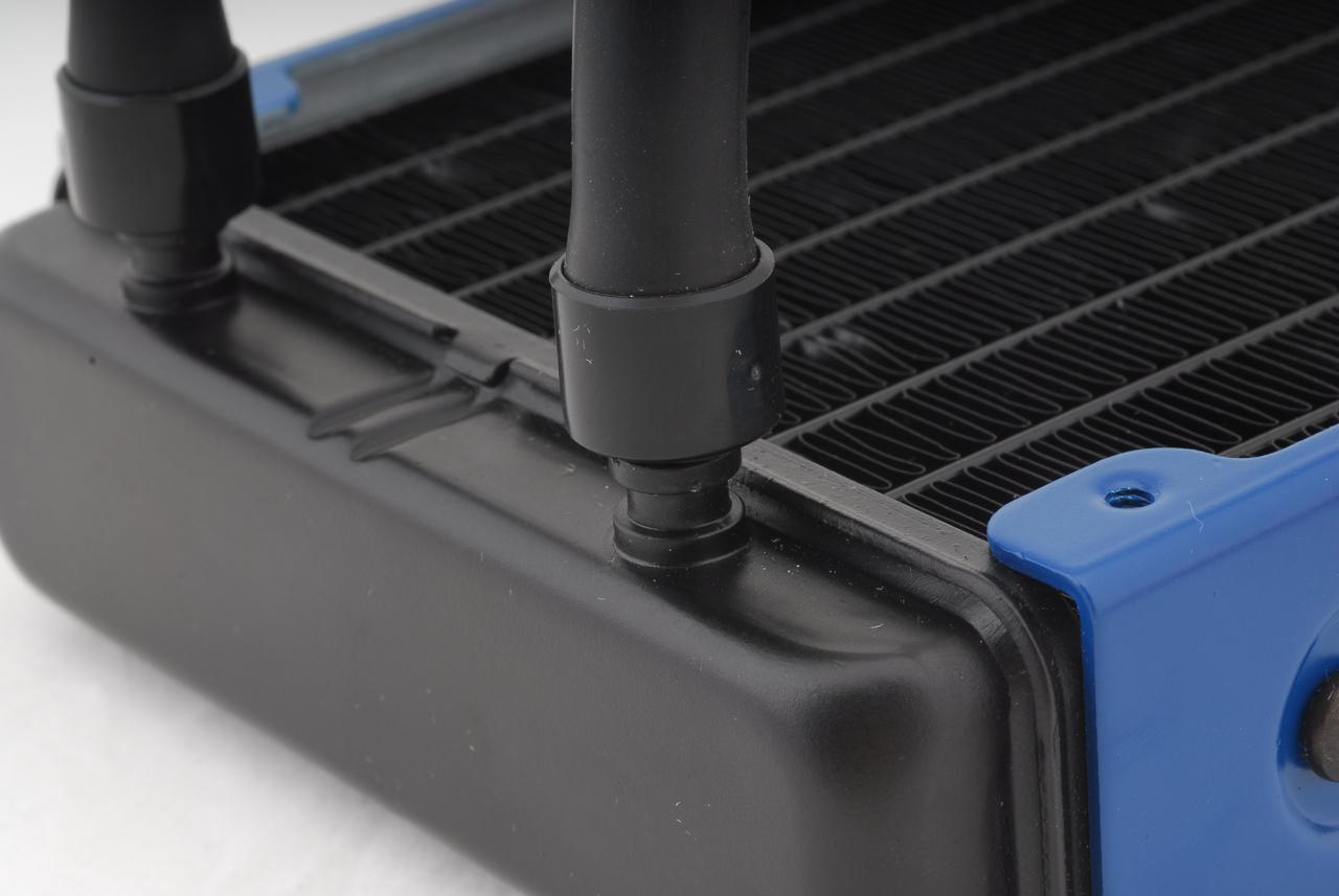 [15/12/2011] Zalman CNPS20LQ: Flüssigkeits-CPU-Kühler mit vergleichsweise leisem Lüfter (25)