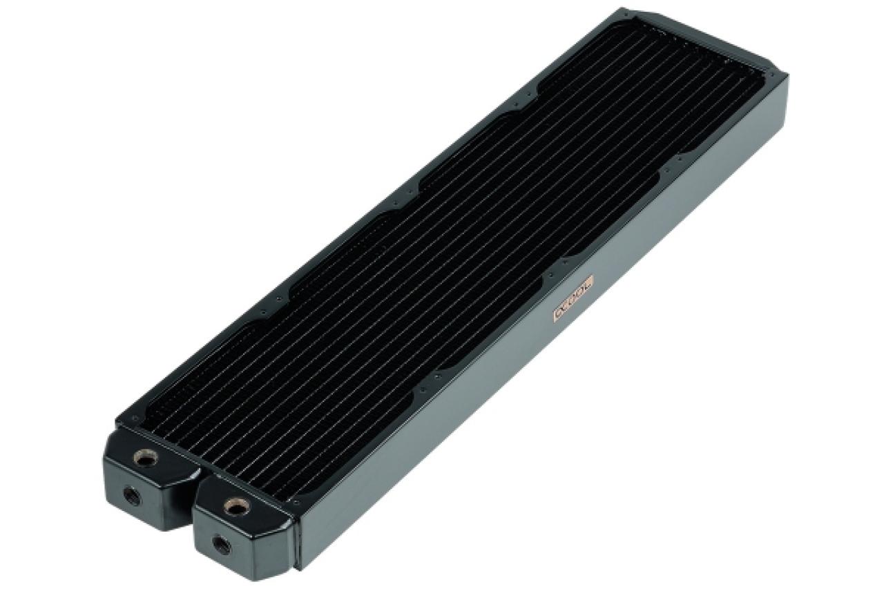 [11/12/2011] Alphacool Nexxxos XT45 560: Ab sofort gibt es Alphacool Radiatoren auch für bis zu vier 140-mm-Lüfter.
