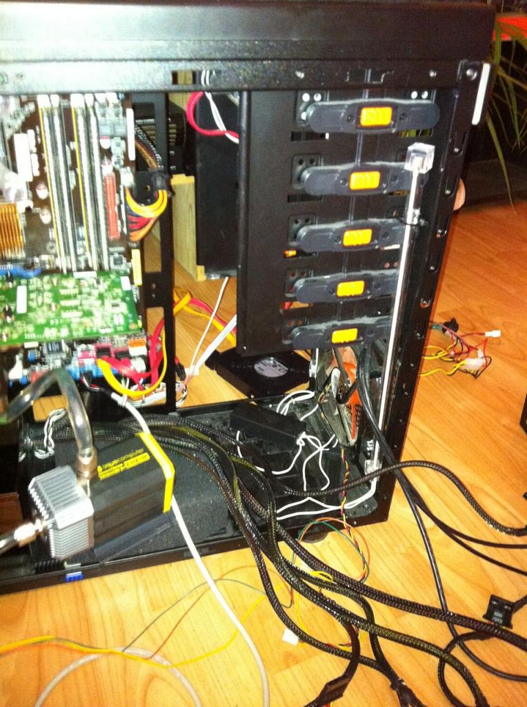 [22/12/2011] Wakü-Casemod Drunken Blue: Kein Kind von Trauer (6)