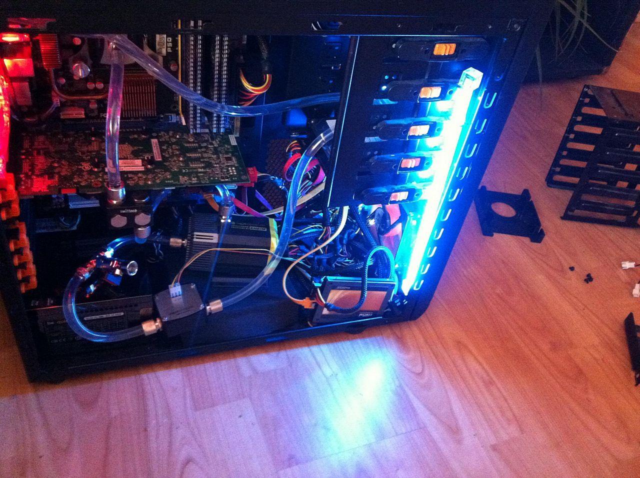 [22/12/2011] Wakü-Casemod Drunken Blue: Kein Kind von Trauer (64)