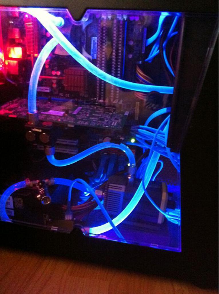 [22/12/2011] Wakü-Casemod Drunken Blue: Kein Kind von Trauer (19)