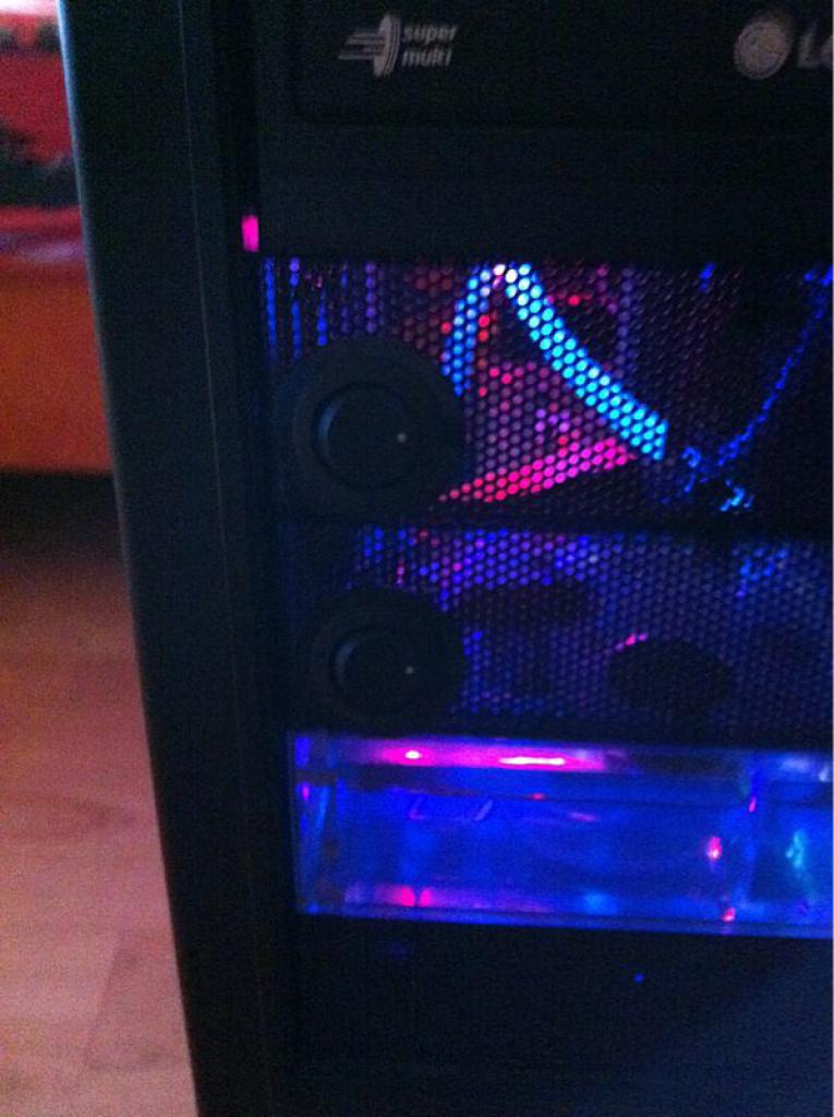 [22/12/2011] Wakü-Casemod Drunken Blue: Kein Kind von Trauer (20)