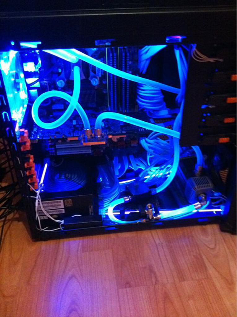 [22/12/2011] Wakü-Casemod Drunken Blue: Kein Kind von Trauer (34)