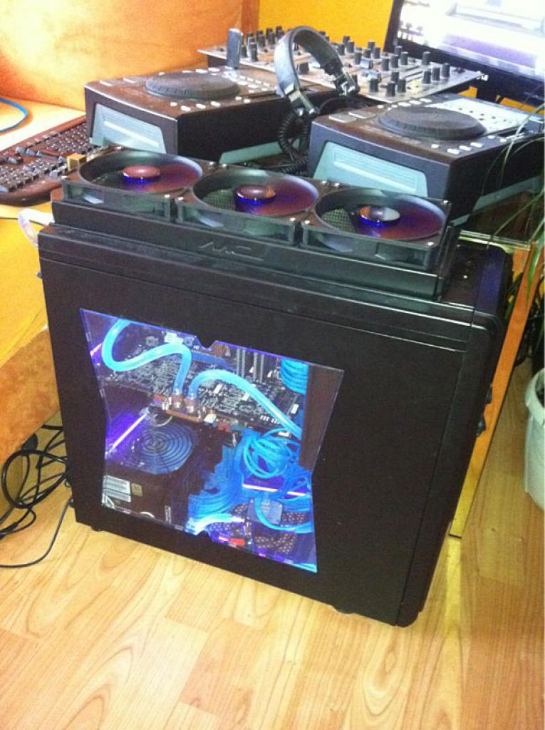 [22/12/2011] Wakü-Casemod Drunken Blue: Kein Kind von Trauer (37)