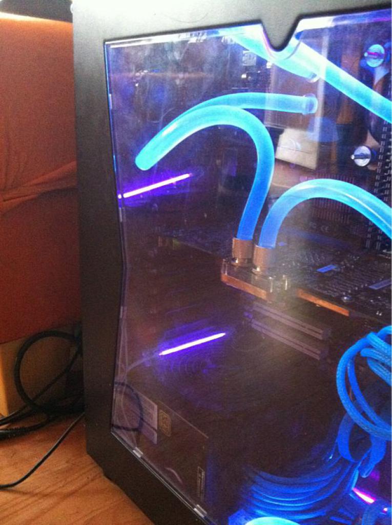 [22/12/2011] Wakü-Casemod Drunken Blue: Kein Kind von Trauer (39)