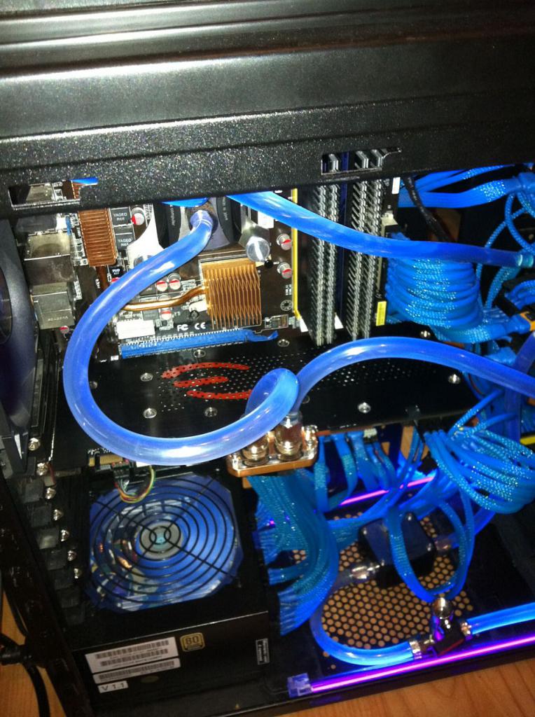 [22/12/2011] Wakü-Casemod Drunken Blue: Kein Kind von Trauer (52)