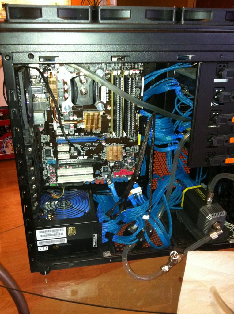 [22/12/2011] Wakü-Casemod Drunken Blue: Kein Kind von Trauer (58)