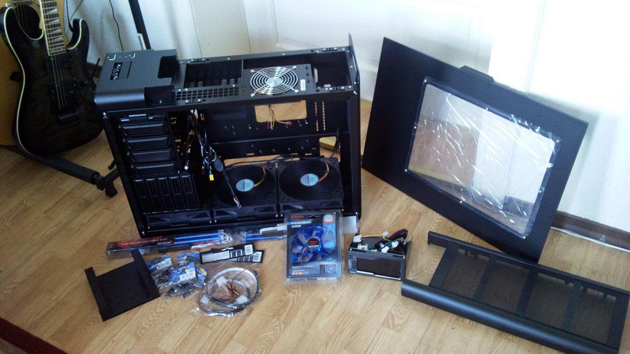 [02/12/2011] Blitzeinschlag im PC: Casemod The Blue Flash (4)