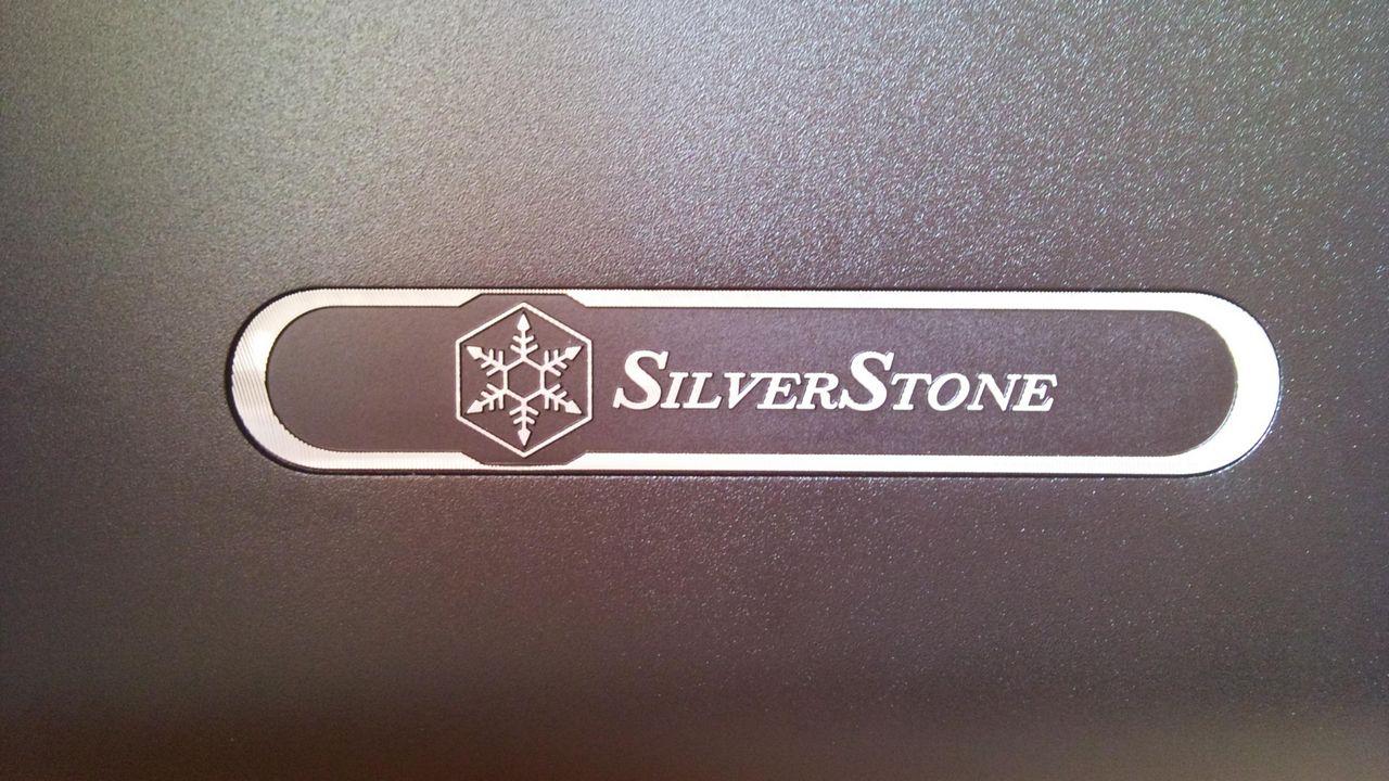 [02/12/2011] Blitzeinschlag im PC: Casemod The Blue Flash (15)