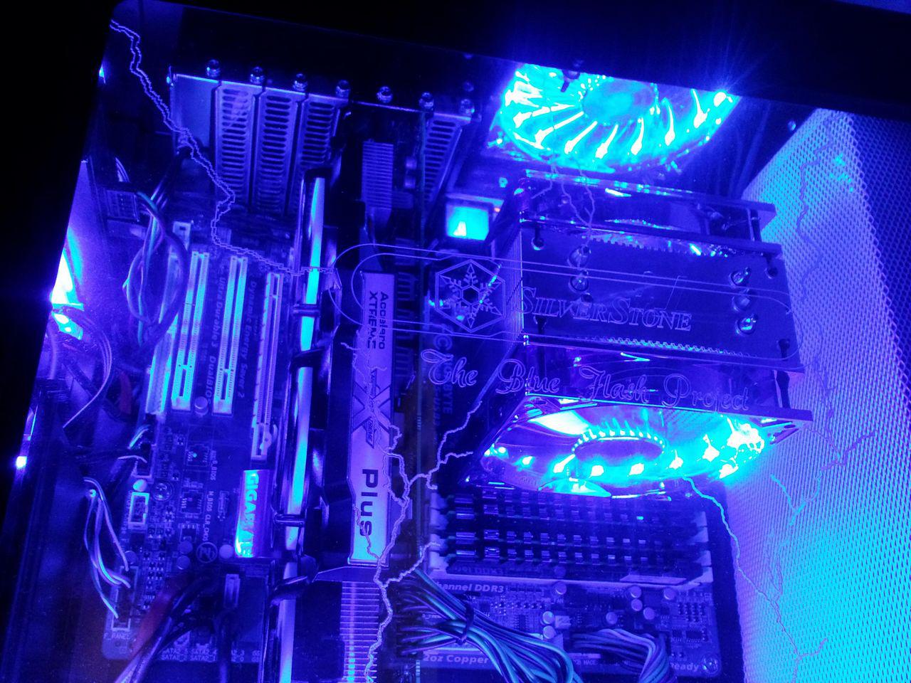 [02/12/2011] Blitzeinschlag im PC: Casemod The Blue Flash (28)