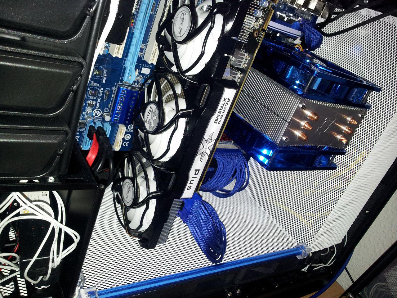 [02/12/2011] Blitzeinschlag im PC: Casemod The Blue Flash (46)