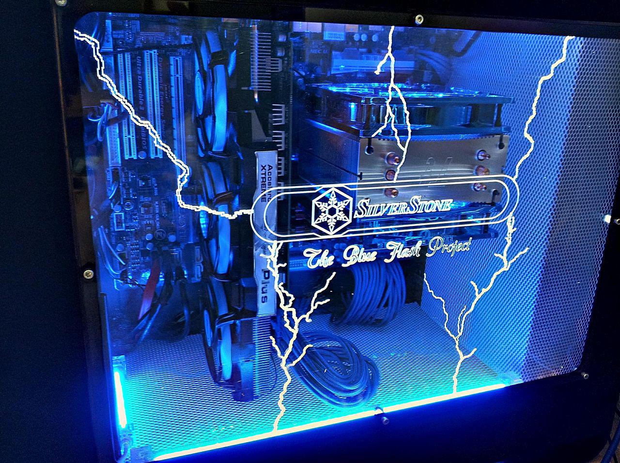 [02/12/2011] Blitzeinschlag im PC: Casemod The Blue Flash (47)