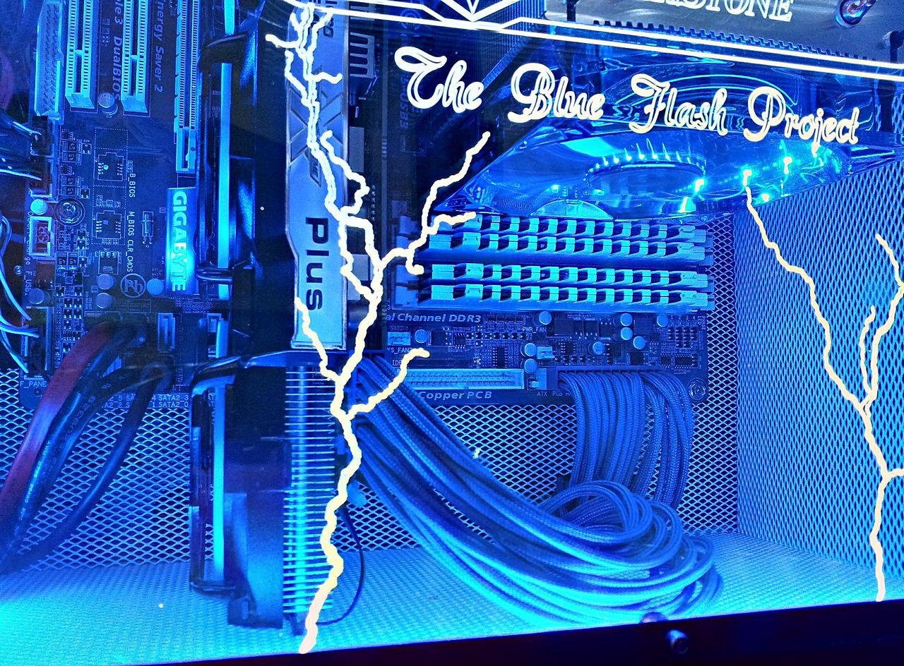 [02/12/2011] Blitzeinschlag im PC: Casemod The Blue Flash (79)