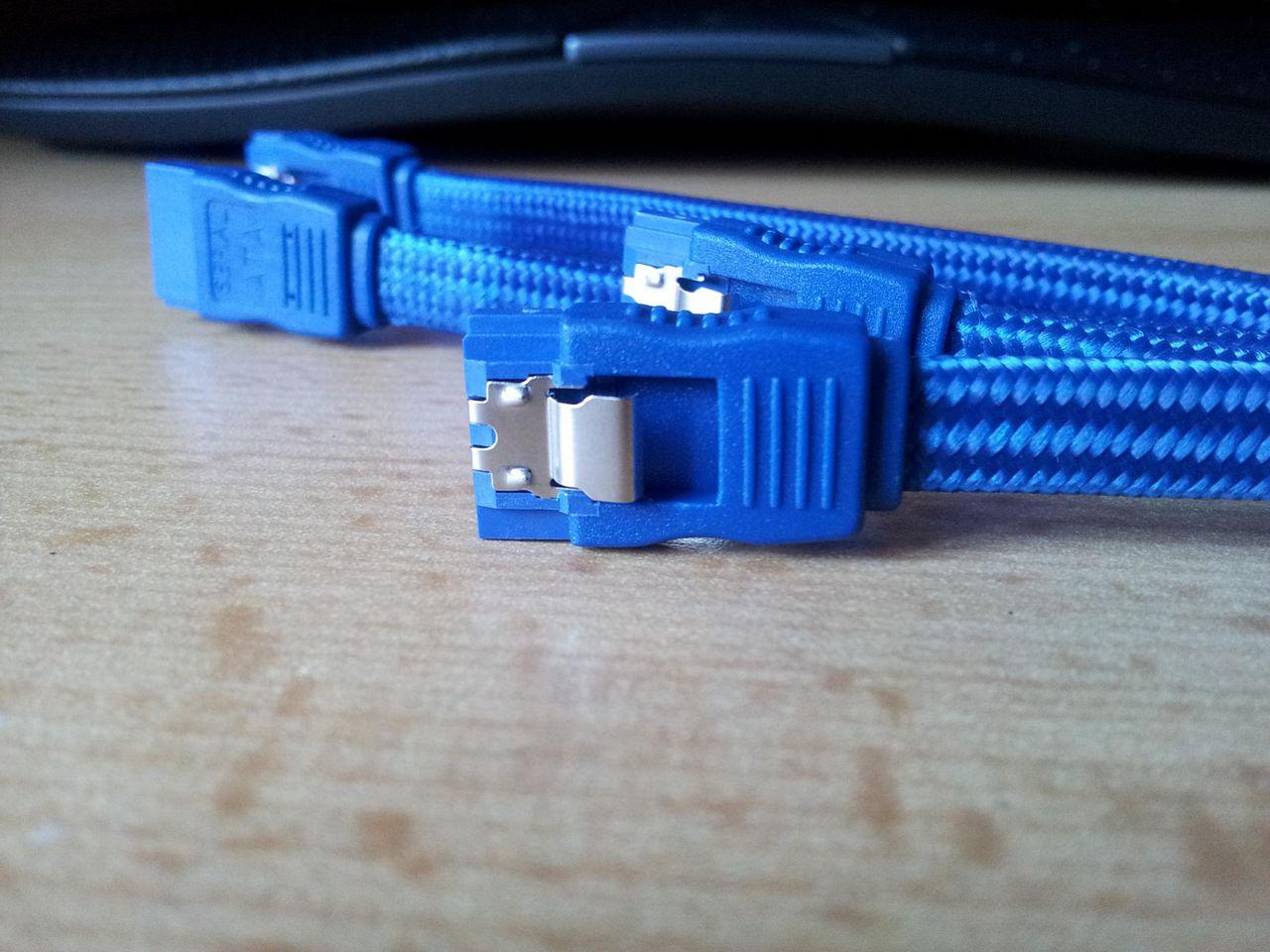 [02/12/2011] Blitzeinschlag im PC: Casemod The Blue Flash (81)