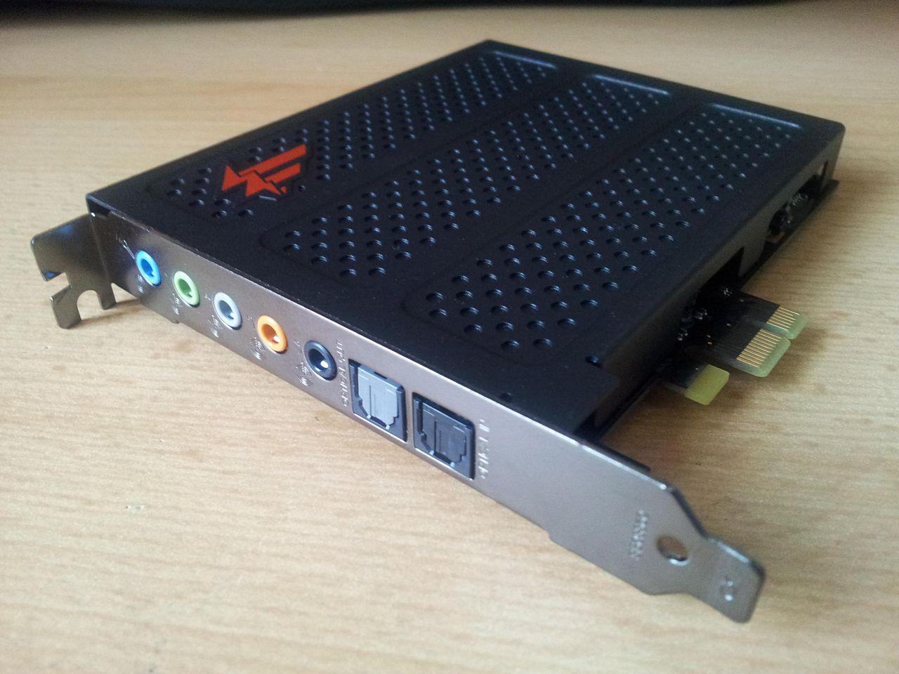 [02/12/2011] Blitzeinschlag im PC: Casemod The Blue Flash (106)