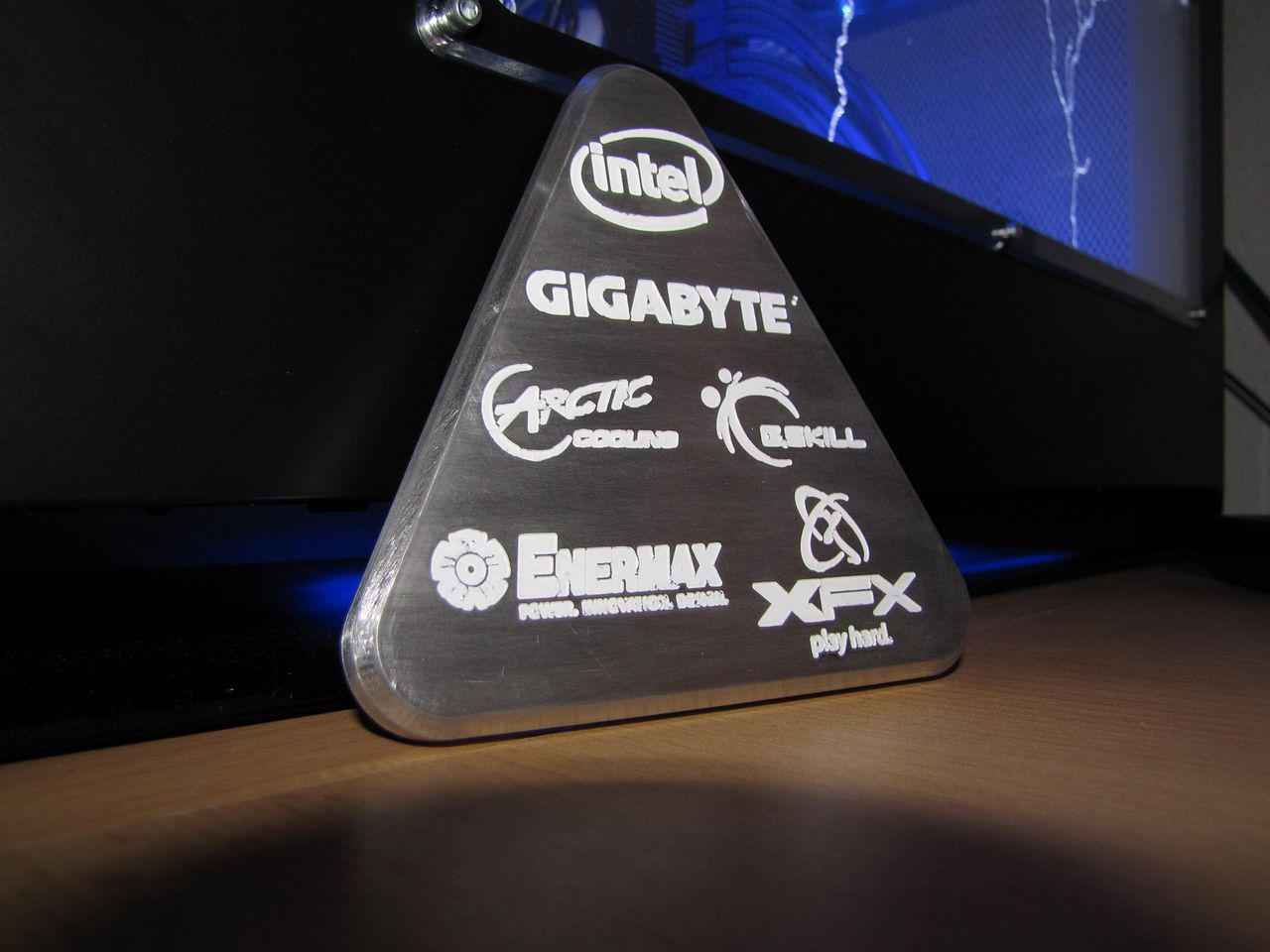 [02/12/2011] Blitzeinschlag im PC: Casemod The Blue Flash (116)