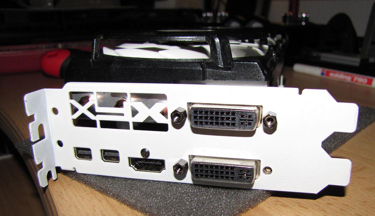 [02/12/2011] Blitzeinschlag im PC: Casemod The Blue Flash (131)