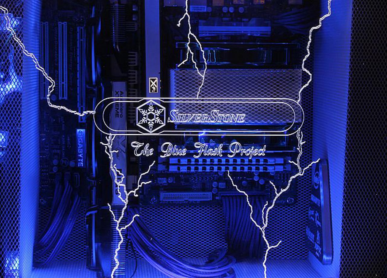 [02/12/2011] Blitzeinschlag im PC: Casemod The Blue Flash (146)