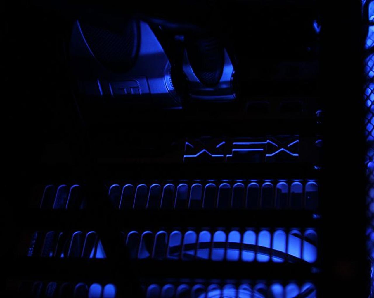 [02/12/2011] Blitzeinschlag im PC: Casemod The Blue Flash (158)