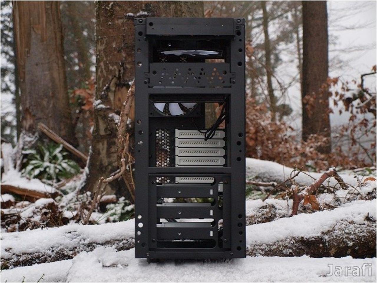[23/12/2011] Fractal Design Core 3000 im PCGHX-Test: Eiskalt und edel? (14)