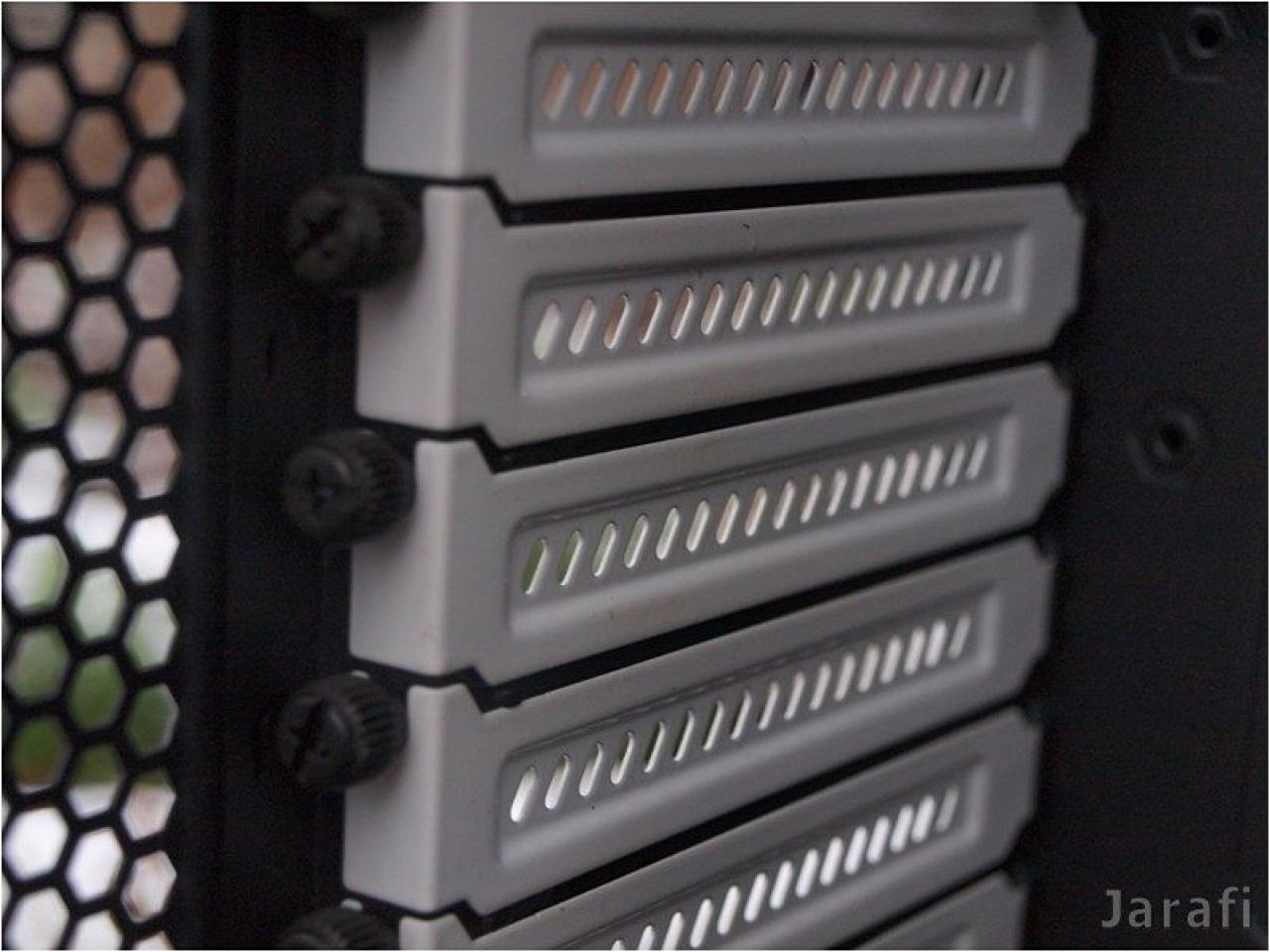 [23/12/2011] Fractal Design Core 3000 im PCGHX-Test: Eiskalt und edel? (38)