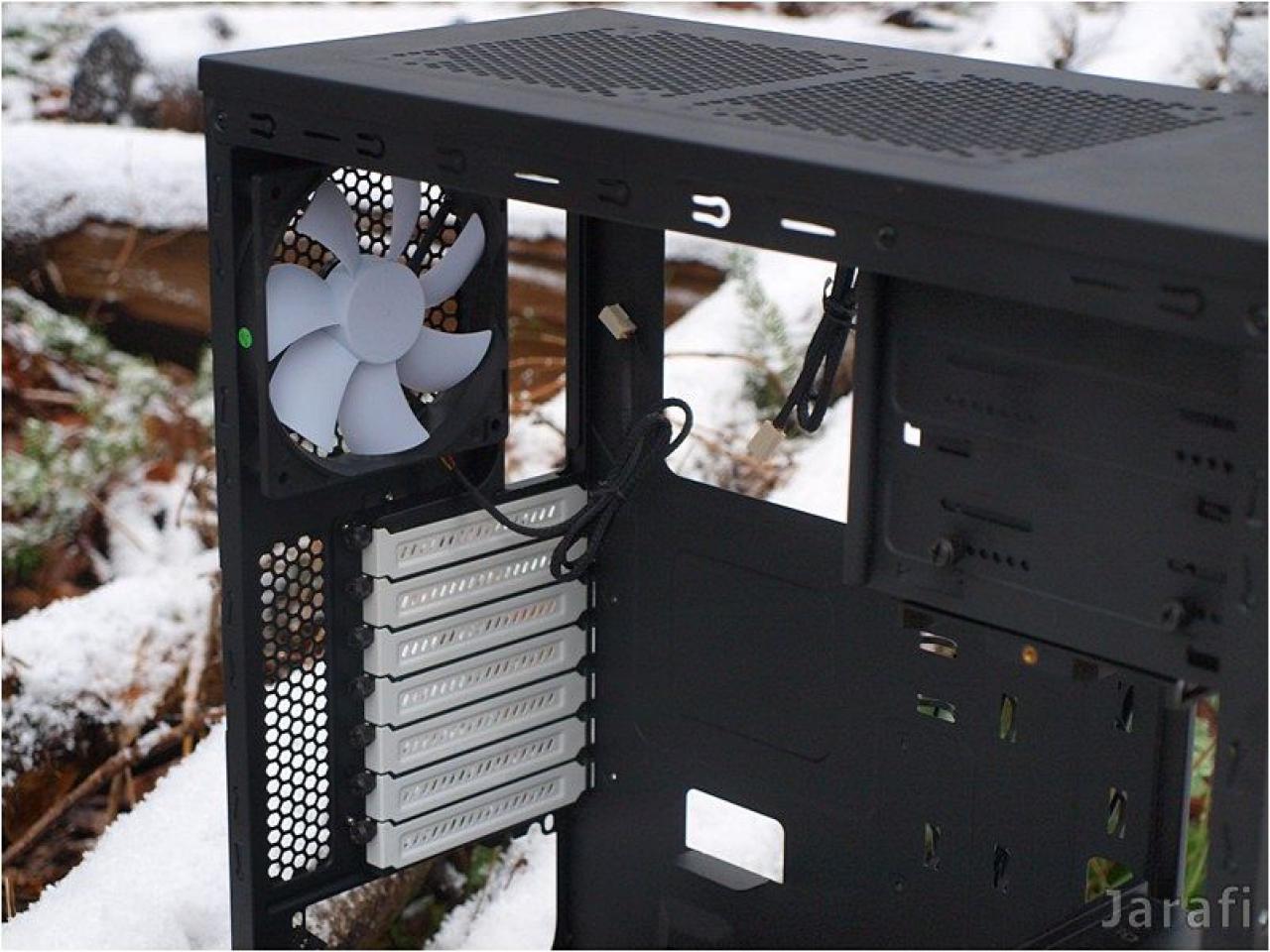 [23/12/2011] Fractal Design Core 3000 im PCGHX-Test: Eiskalt und edel? (39)