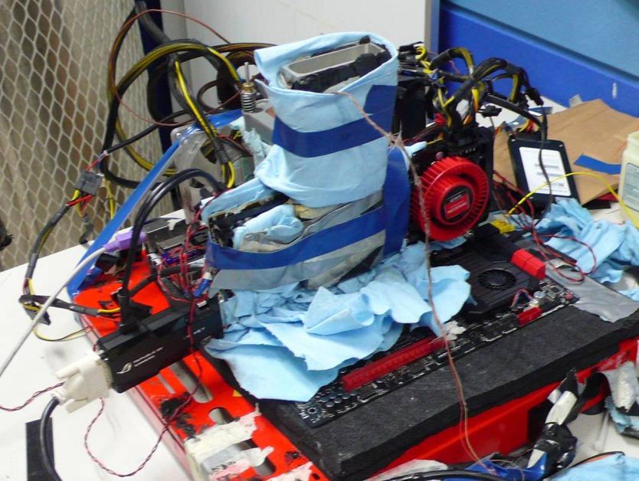[30/12/2011] HD 7970: Tahiti XT per Flüssigstickstoff auf 1650 MHz übertaktet. (3)