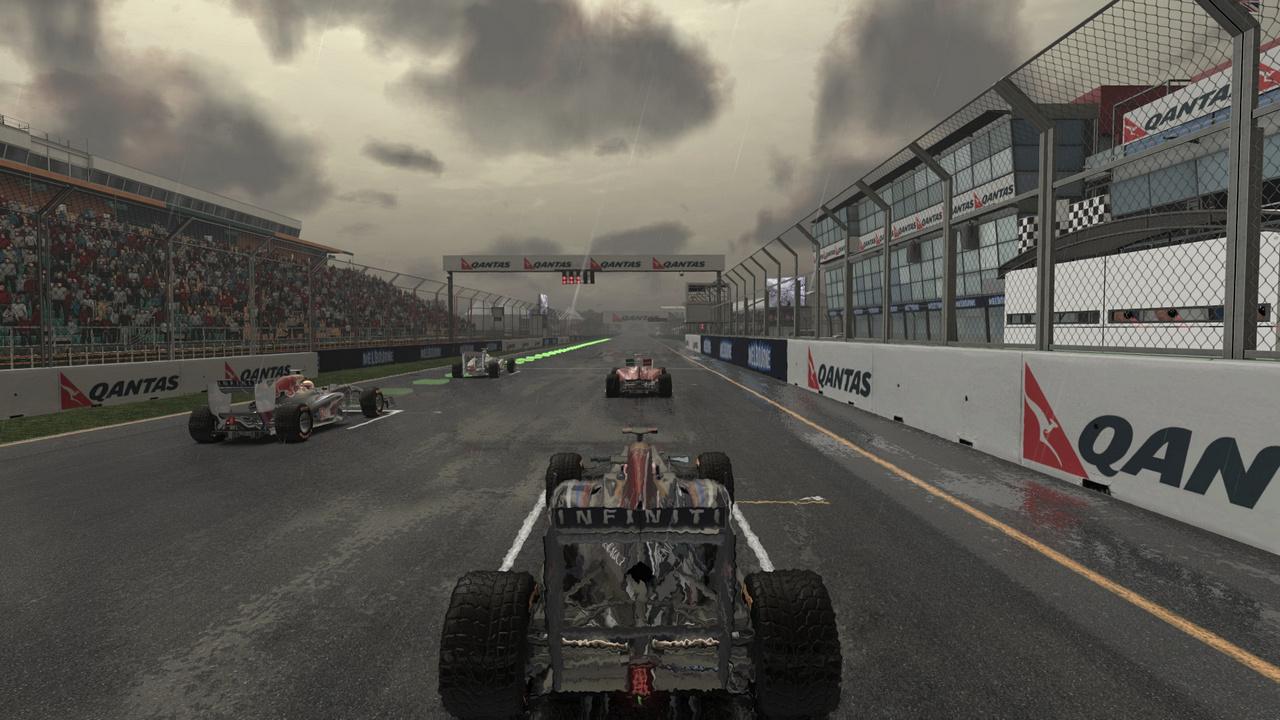 [09/01/2012] 2011: In F1 2011 regnet's auf der Strecke gerne mal, entsprechend wolkenverhangen ist der Himmel
