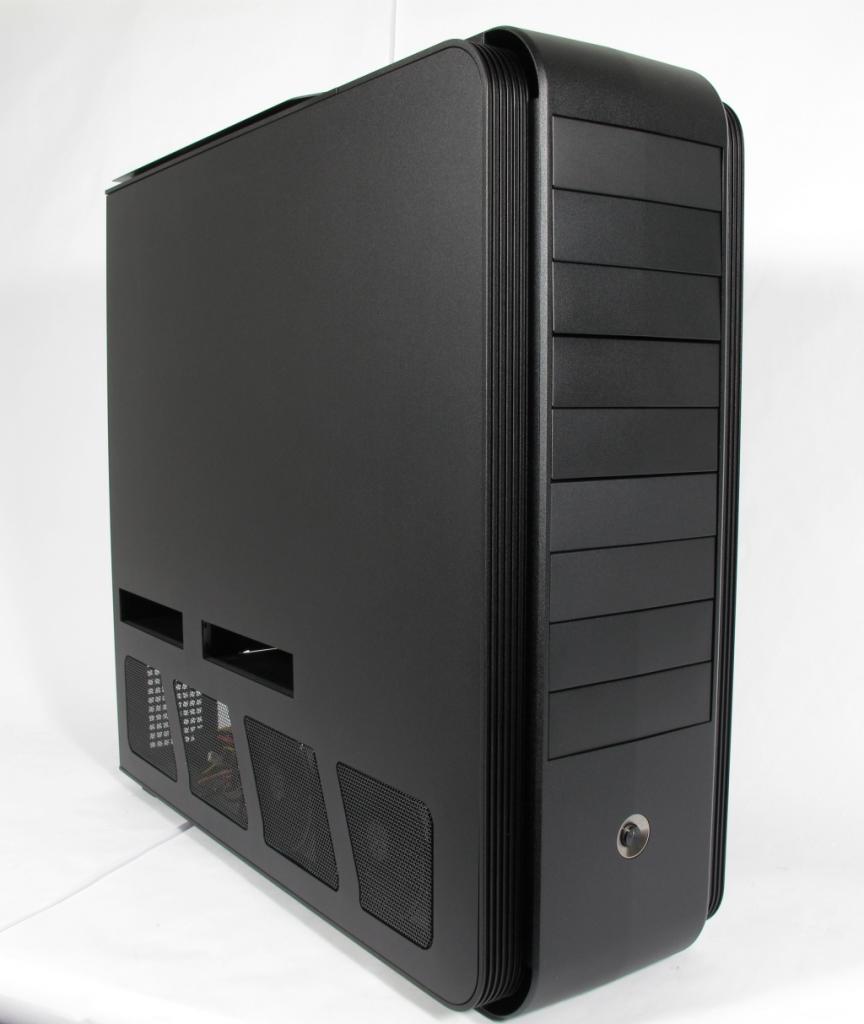 [25/01/2012] 2011 Silverstone Temjin TJ11B-W: High-End-Gehäuse mit gedrehtem Aufbau für 530 Euro 01