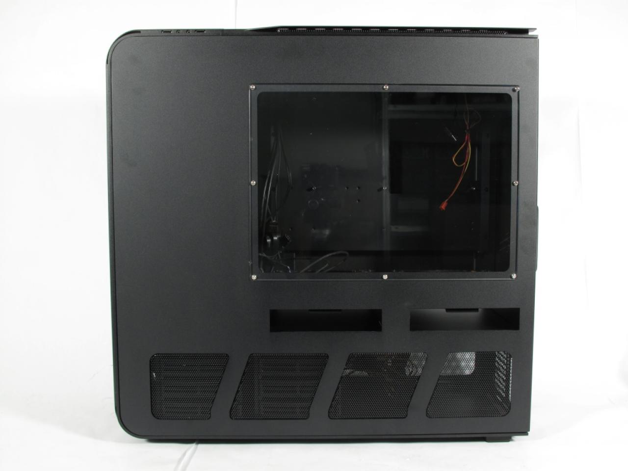 [25/01/2012] 2011 Silverstone Temjin TJ11B-W: High-End-Gehäuse mit gedrehtem Aufbau für 530 Euro 01