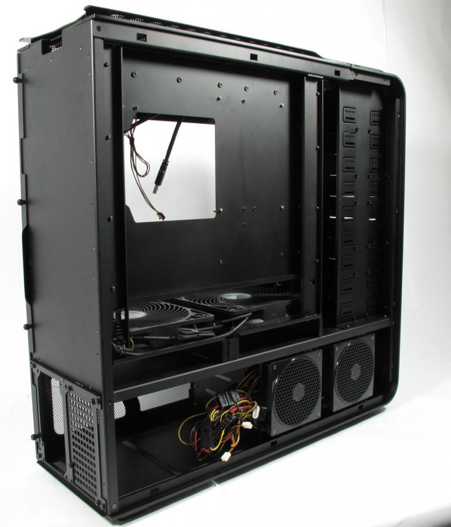 [25/01/2012] 2011 Silverstone Temjin TJ11B-W: High-End-Gehäuse mit gedrehtem Aufbau für 530 Euro 01