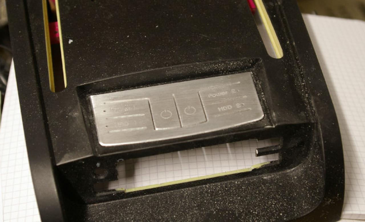 [13/01/2012] Mutiges Casemod-Projekt mit Prototyp-Gehäuse: Zwei PCs in einem Tower (22)