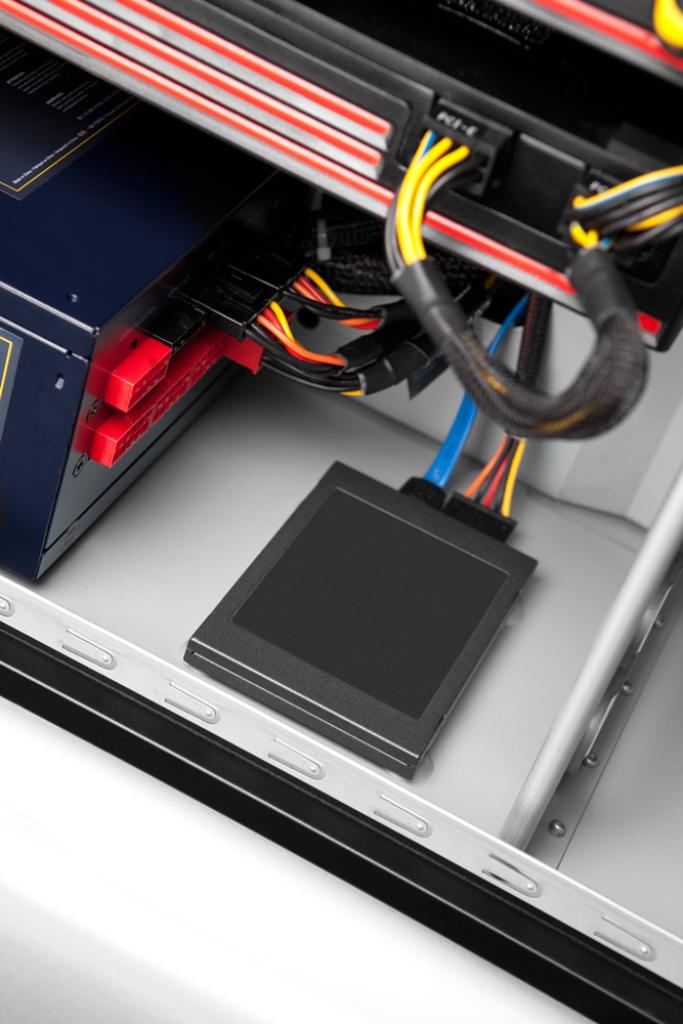 [24/01/2012] Gehäuse: Antec stellt das Three Hundred Two vor (5)