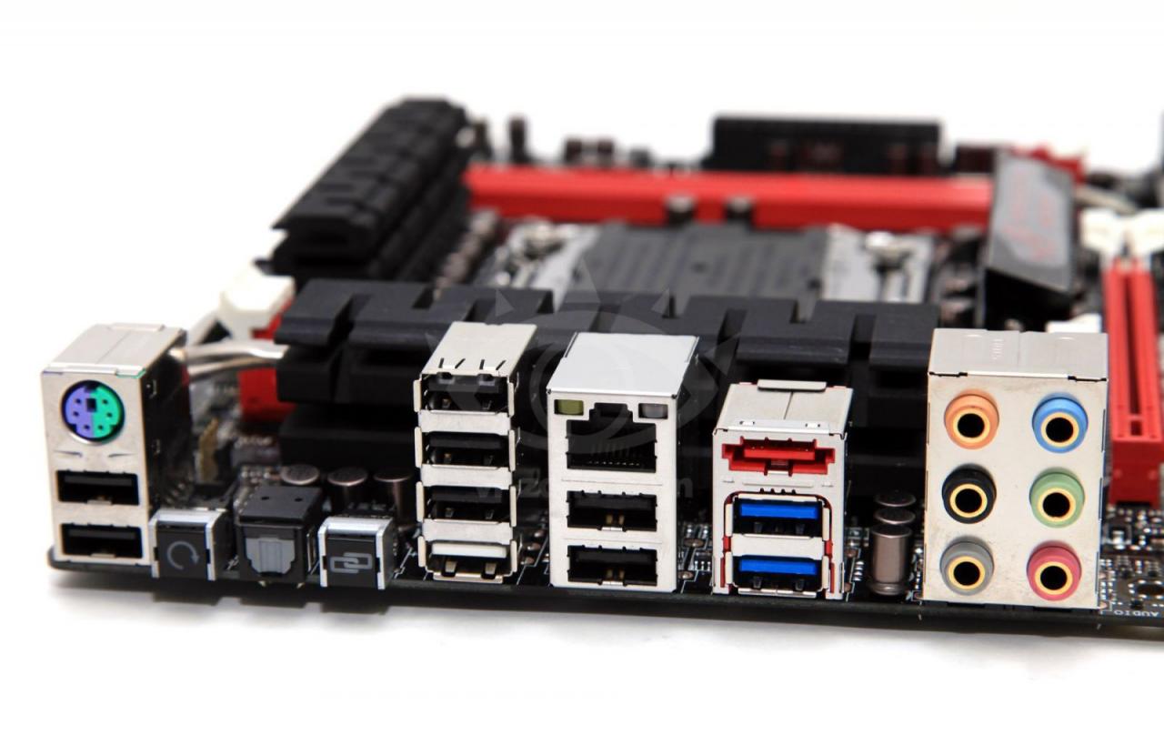 [09/01/2012] Sockel 2011 trifft Mikro-ATX: Asus ROG Rampage IV Gene (6)