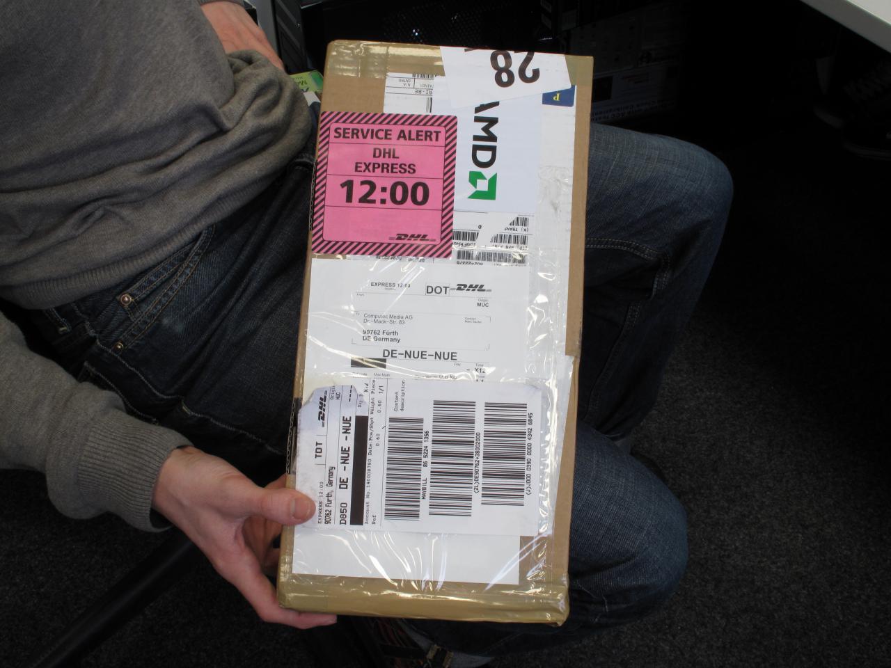 [27/01/2012] Bereits am Montag hatte der Postmann für die Testnmuster der kommenden Ausgabe ordentlich zu schleppen. Unter anderem wurde der Prozessorbestand unseres (Bench)Marcs um drei Modelle der FX-Serie von AMD erweitert.
