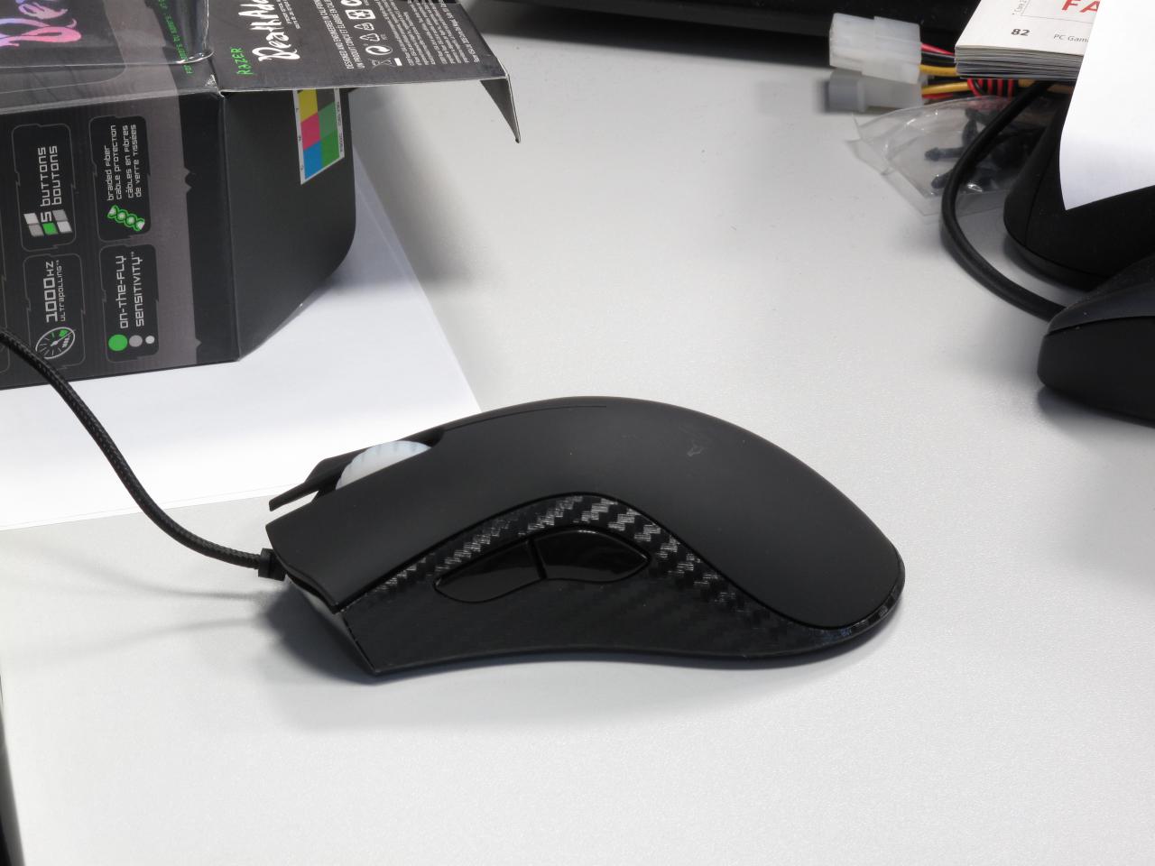 [27/01/2012] Kühler- und Overclockingspezialist Stephan Wilke hat die Woche Post aus der Community erhalten. PCGHX-User badnaffy hat sich die Arbeit gemacht eine Maus mit einer Carbonbeschichtung zu versehen...