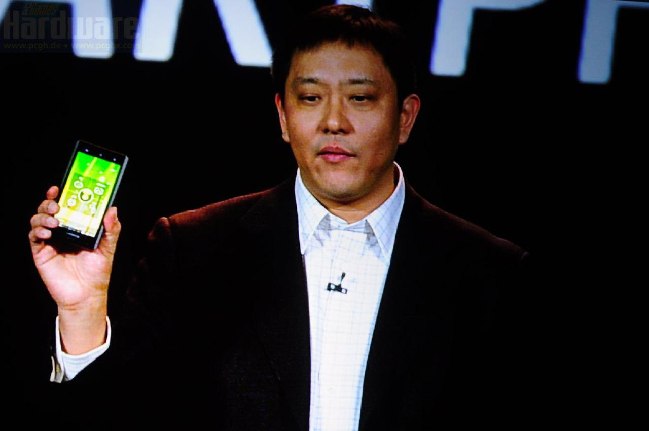 [11/01/2012] CES Intel Keynote Otellini 04